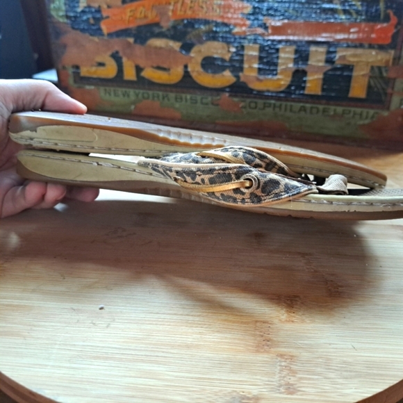Sperry Flip Flops Sandals, Women Size 7.5, Animal Print, Slip On, Open Toe - Picture 10 of 12